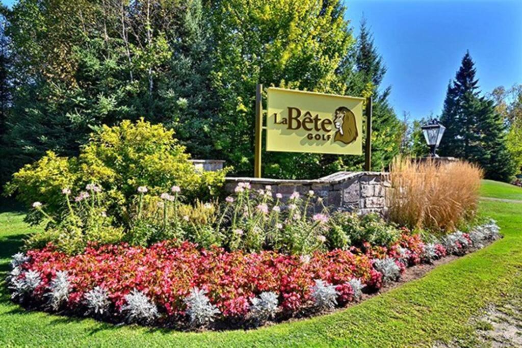 Condo On Golf Near Bike Trail W/ 2 Bdrm 2 Bath Mont-Tremblant Kültér fotó